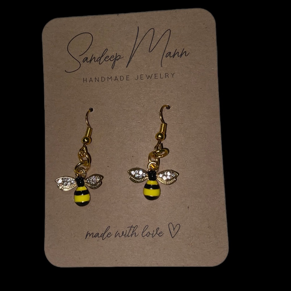 handmade bee 🐝 earrings / jewelry